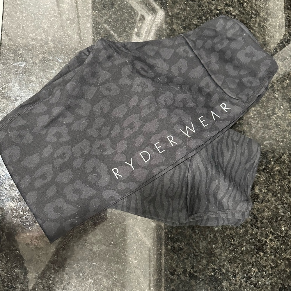 Ryderwear Wild High Waisted Leggings & Scrunch Bum Leggings - Small